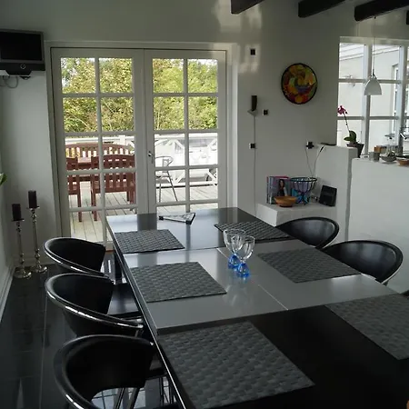 Vang 45 Holiday House *